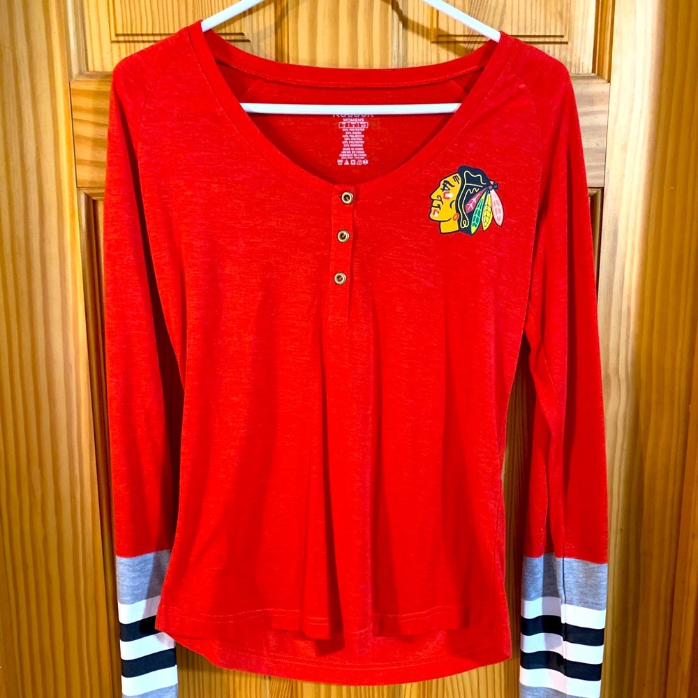 Women’s long sleeve Chicago Blackhawks shirt